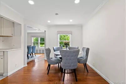 8 Park Circle, Great Neck, NY 11024 - Photo 10