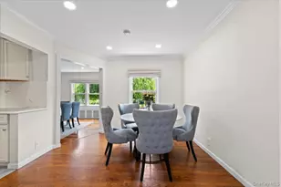 8 Park Cir, Great Neck, NY 11024 - Photo 10