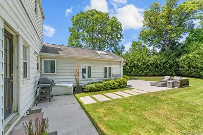 8 Park Circle, Great Neck, NY 11024 - Photo 38