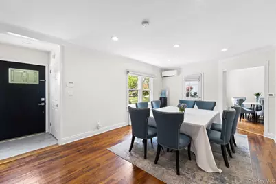 8 Park Circle, Great Neck, NY 11024 - Photo 6