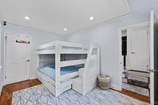 8 Park Cir, Great Neck, NY 11024 - Photo 28