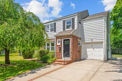 8 Park Circle, Great Neck, NY 11024 - Photo 2