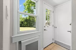 8 Park Cir, Great Neck, NY 11024 - Photo 20