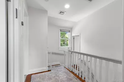 8 Park Circle, Great Neck, NY 11024 - Photo 22