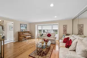 952 Roxbury Dr, Westbury, NY 11590 - Photo 16