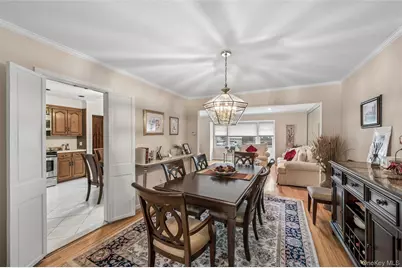 952 Roxbury Drive, Westbury, NY 11590 - Photo 18