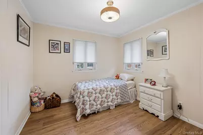 952 Roxbury Drive, Westbury, NY 11590 - Photo 10