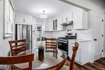 633 Robin Court, West Hempstead, NY 11552 - Photo 8
