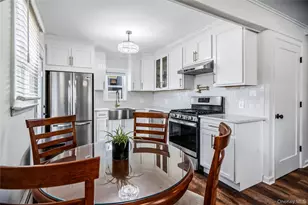 633 Robin Ct, West Hempstead, NY 11552 - Photo 8