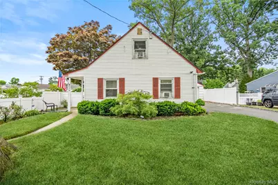 633 Robin Court, West Hempstead, NY 11552 - Photo 1