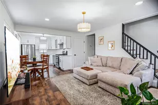 633 Robin Ct, West Hempstead, NY 11552 - Photo 4