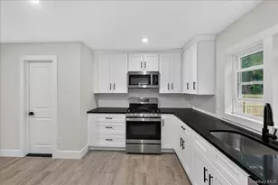 245 Cedar Ave, Patchogue, NY 11772 - Photo 8