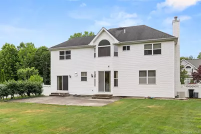 27 Laurel Lane, Holtsville, NY 11742 - Photo 28