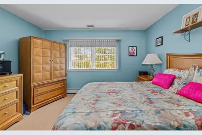 1288 Boston Avenue, Bay Shore, NY 11706 - Photo 16