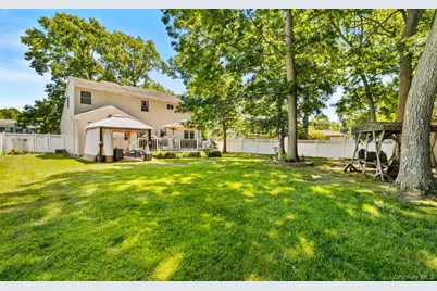 1288 Boston Avenue, Bay Shore, NY 11706 - Photo 32