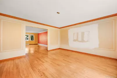 1103 Carlls Straight Path, Dix Hills, NY 11746 - Photo 16