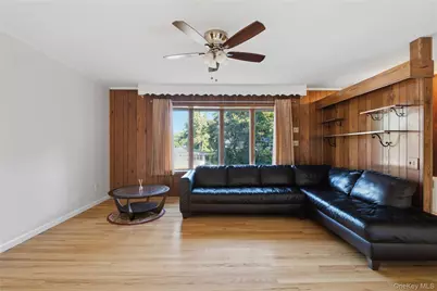3 Hardy Place, Yonkers, NY 10703 - Photo 4