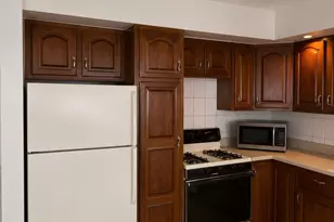 563 Ellsworth Ave, Bronx, NY 10465 - Photo 2