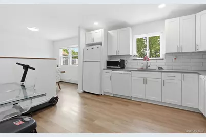 841 Willow Road, Franklin Square, NY 11010 - Photo 8
