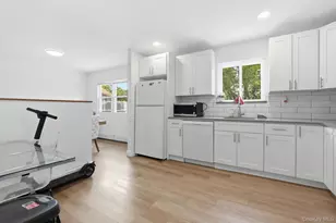 841 Willow Rd, Franklin Square, NY 11010 - Photo 8