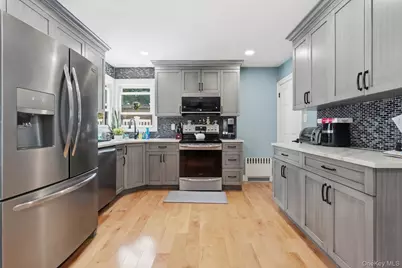 841 Willow Road, Franklin Square, NY 11010 - Photo 6