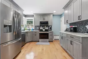 841 Willow Rd, Franklin Square, NY 11010 - Photo 6