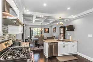 20 Voorhees Pl, Malverne, NY 11565 - Photo 14