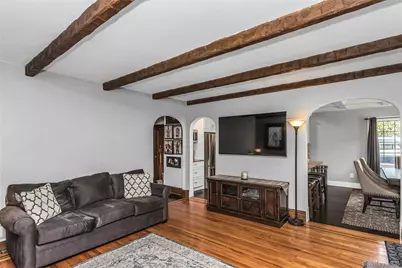 20 Voorhees Place, Malverne, NY 11565 - Photo 8