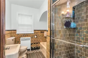 20 Voorhees Pl, Malverne, NY 11565 - Photo 18