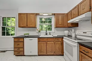 15 Westchester Ave, Pound Ridge, NY 10576 - Photo 10