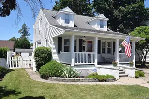 88 East St, Hicksville, NY 11801 - Photo 2