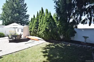 88 East St, Hicksville, NY 11801 - Photo 30