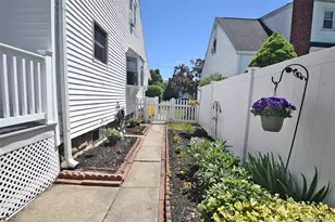 88 East St, Hicksville, NY 11801 - Photo 34