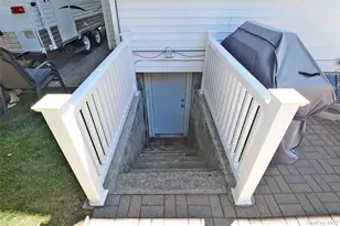 88 East St, Hicksville, NY 11801 - Photo 28