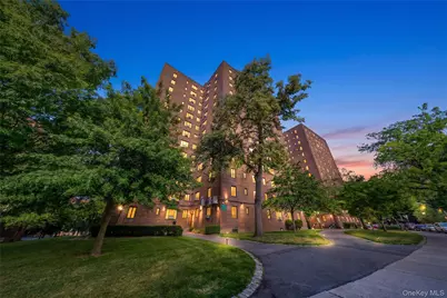 14 Metropolitan Oval #8D, Bronx, NY 10462 - Photo 1
