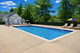 39 Merrimack Rd, Smithtown, NY 11787 - Photo 6