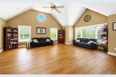 39 Merrimack Road, Smithtown, NY 11787 - Photo 8