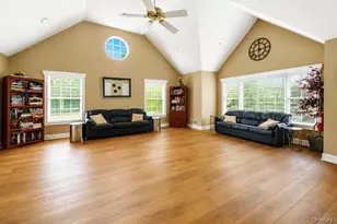 39 Merrimack Rd, Smithtown, NY 11787 - Photo 8