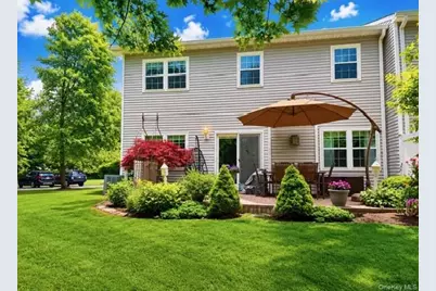 39 Merrimack Road, Smithtown, NY 11787 - Photo 4