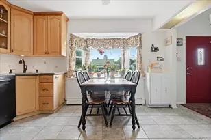 7 Disc Ln, Wantagh, NY 11793 - Photo 10