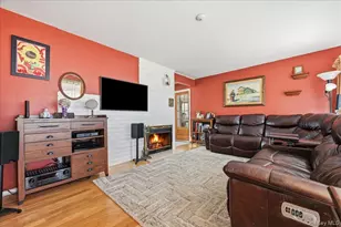 7 Disc Ln, Wantagh, NY 11793 - Photo 12