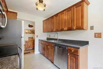2449 Union Boulevard #39A, Islip, NY 11751 - Photo 6