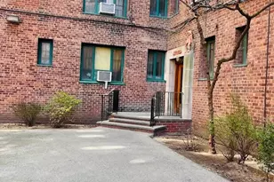 1686 Metropolitan Ave, Bronx, NY 10462 - Photo 2