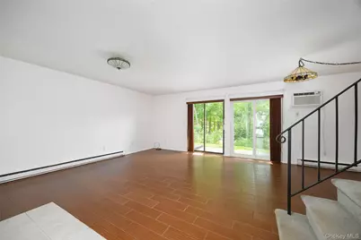 1004 Chelsea Cove S, Hopewell Junction, NY 12533 - Photo 4