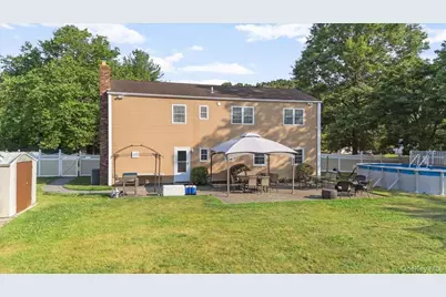 17 Nottingham Drive, Wheatley Heights, NY 11798 - Photo 30