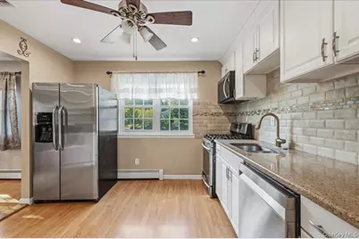 17 Nottingham Drive, Wheatley Heights, NY 11798 - Photo 10
