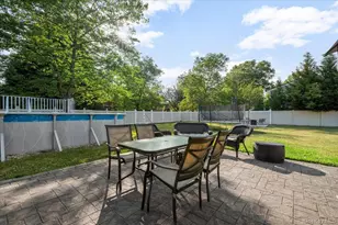 17 Nottingham Dr, Wheatley Heights, NY 11798 - Photo 26