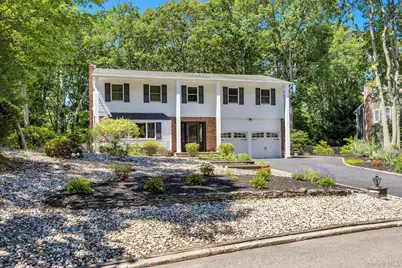 17 Cedar Place, Kings Park, NY 11754 - Photo 2