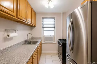 180 Van Cortlandt Park S #3F, Bronx, NY 10463 - Photo 4