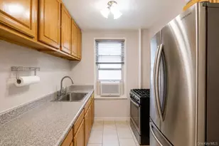 180 Van Cortlandt Park S, Bronx, NY 10463 - Photo 4